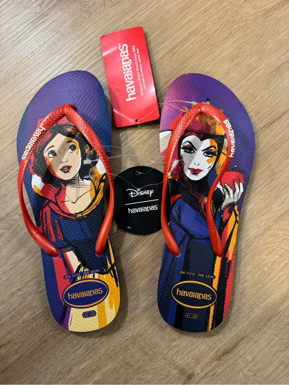 Havaianas Disney Snow White & Evil Queen Flip Flops - Red & Purple